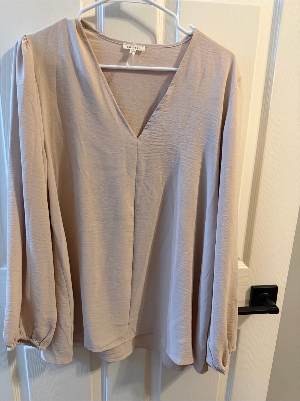 JODIFL Light Cream V-Neck Long Sleeve Blouse